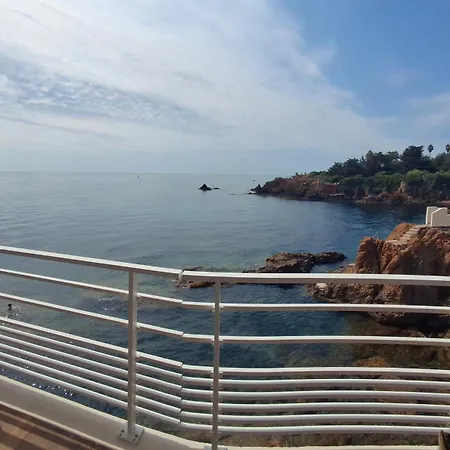 Un Balcon Sur La Saint-Raphaël